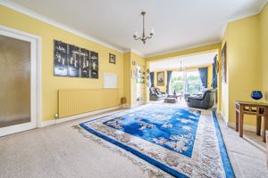 Living room- click for photo gallery